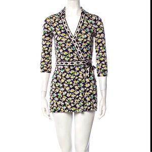 🖤🌻DIANE VON FURSTENBERG DVF classic and wrap romper with skort!